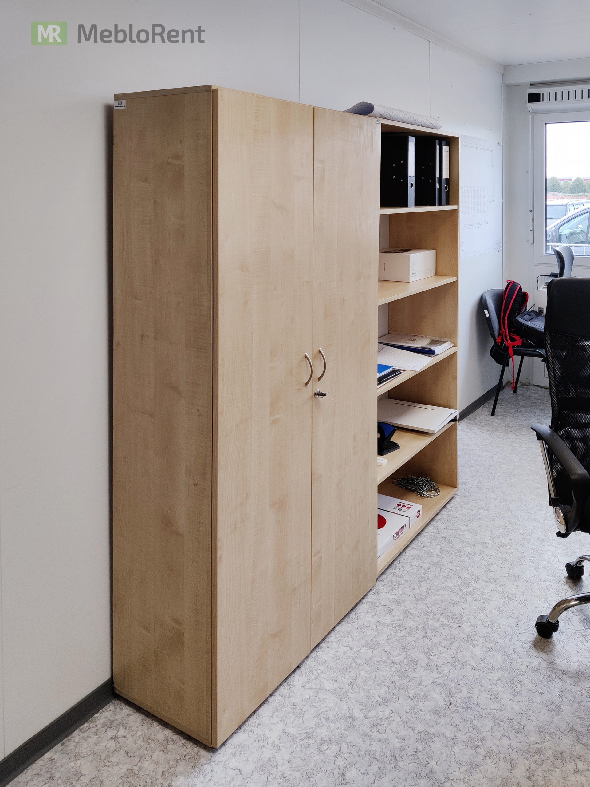 regał zamnięty i regał otwarty MebloRent